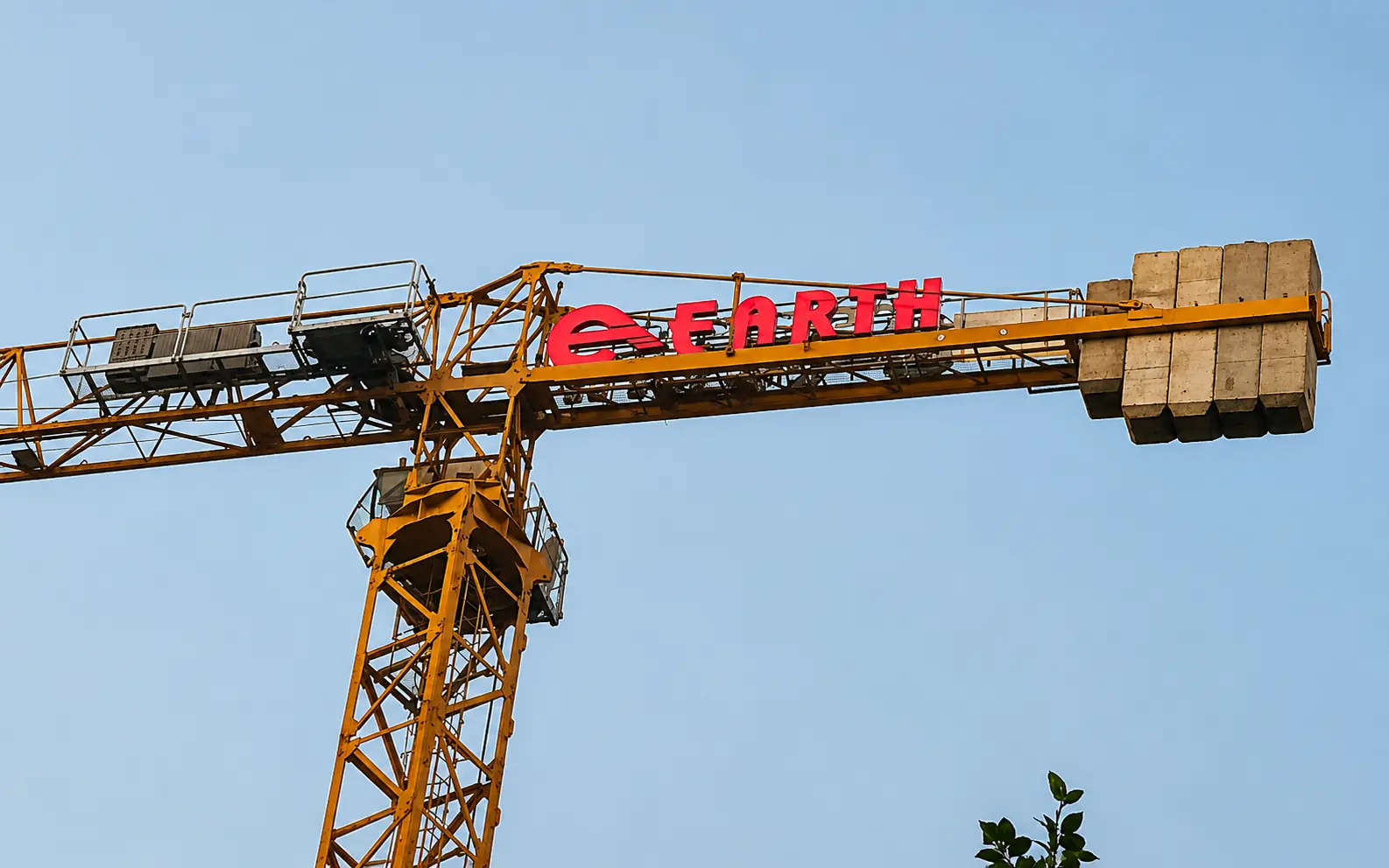 Crane Signs — Earth — Tower Crane Jib, Mumbai