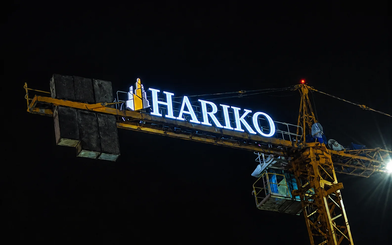 Crane Signs — Hariko — Illuminated Jib, Mumbai