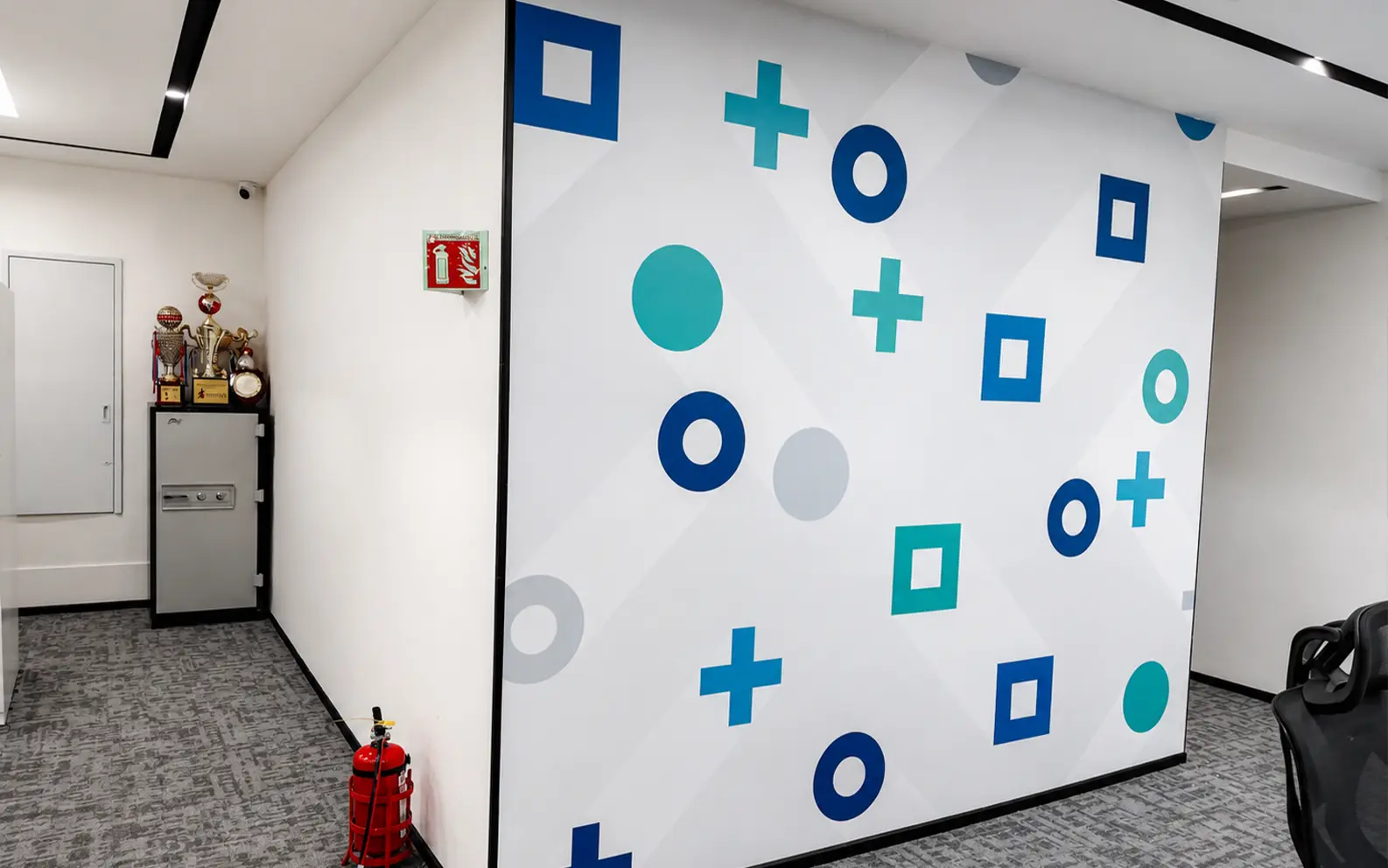 Wall Graphics — Geometric Pattern Feature Wall, Mumbai