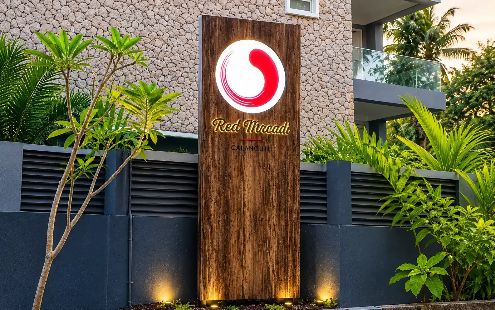 Pylons — Red Mreadi — Calangute, Mumbai