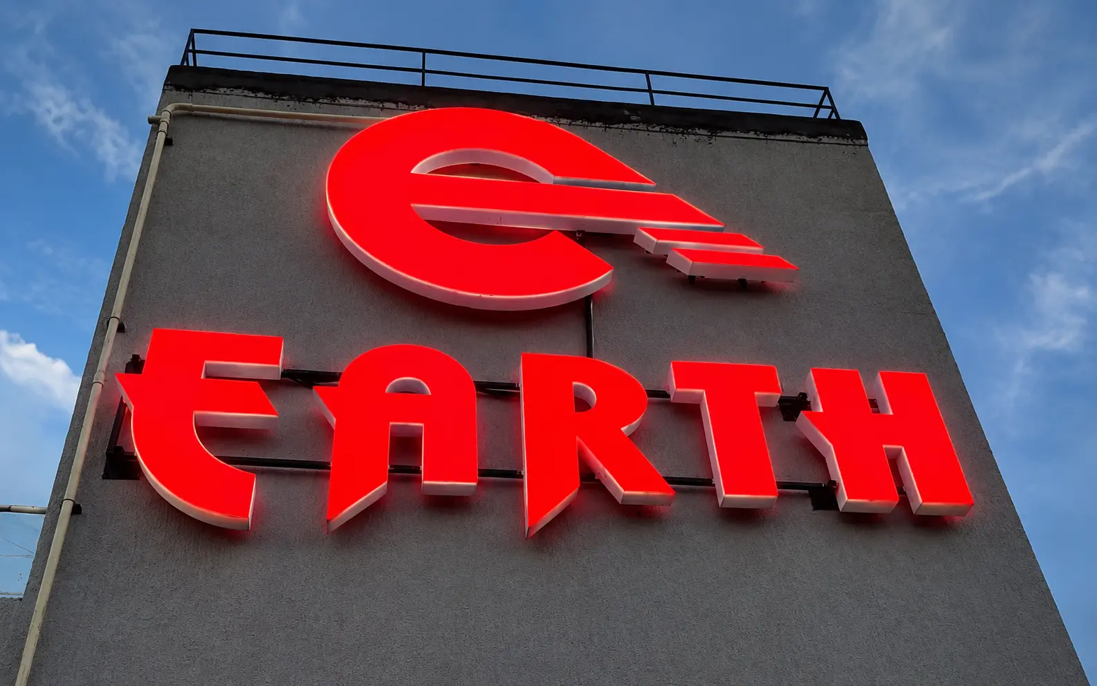 Frontlit LED Sign — Earth, Mumbai